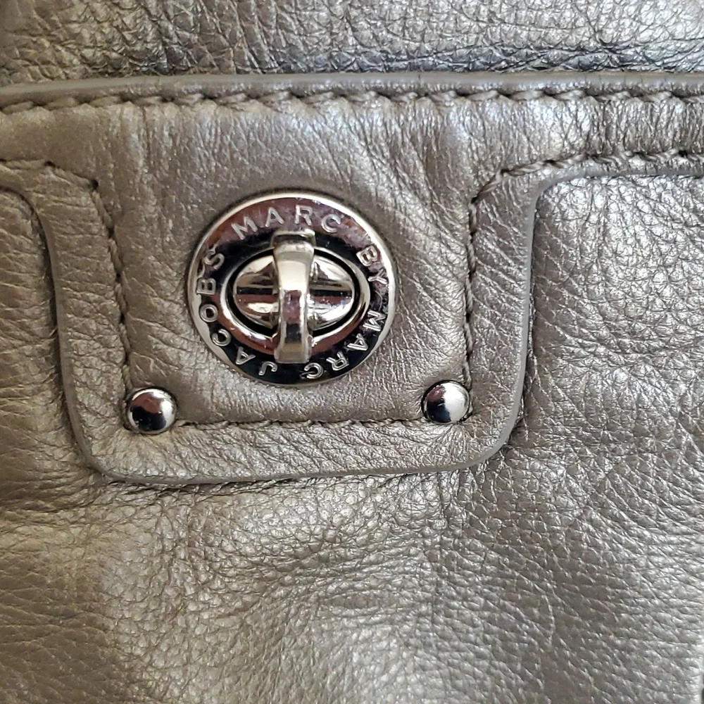 Marc by Marc Jacobs Handbag - Picture 7 of 9